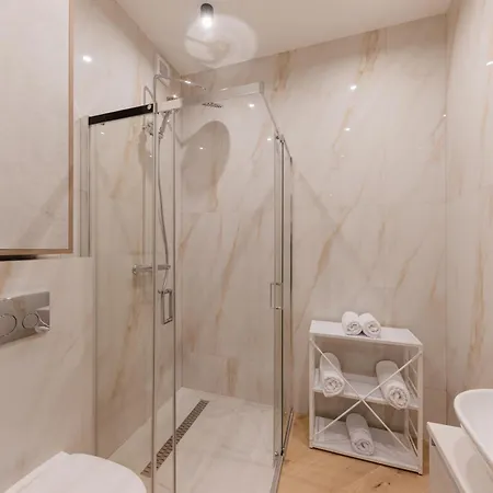 Mm Group Gold * Oujhorod